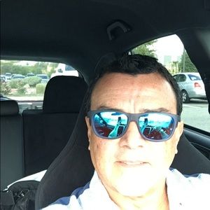 Meet your Posher, Roberto